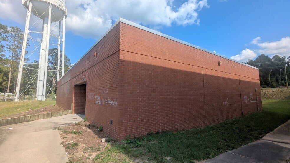 More Photos Of 711 N Chapin Rd, Aberdeen Flex For Sale