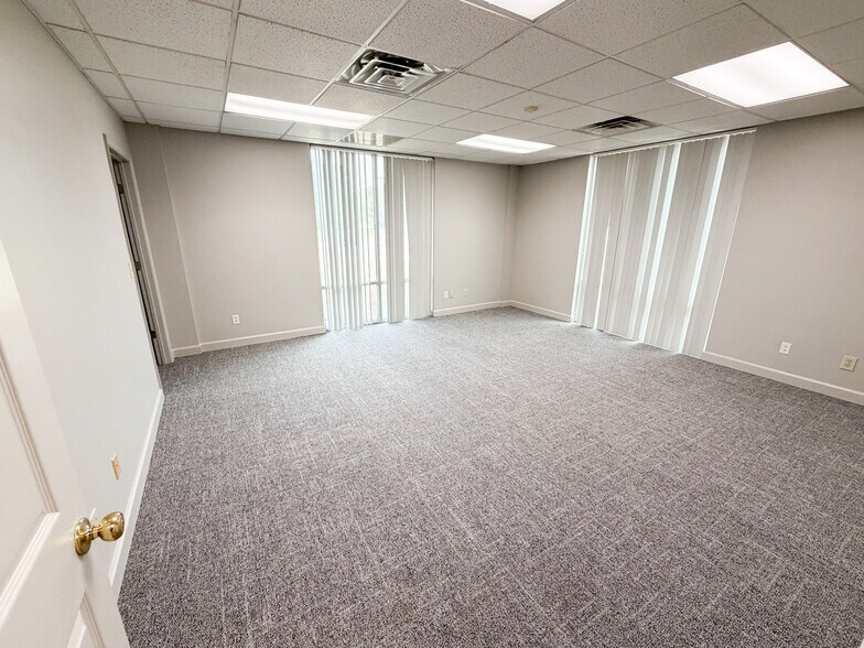 More Photos Of 1011 Cedar Lake Rd SE, Decatur Warehouse For Lease