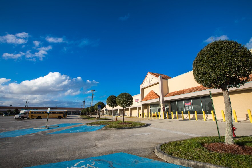 More Photos Of 10230-10368 S US Highway 1, Port Saint Lucie General Retail For Lease