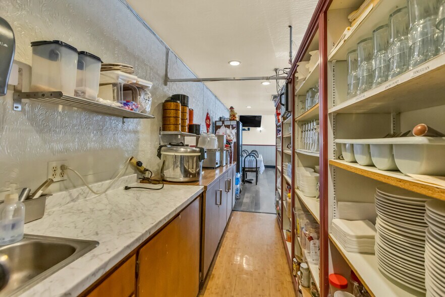 More Photos Of 7223 55th St, Sacramento Restaurant For Sale