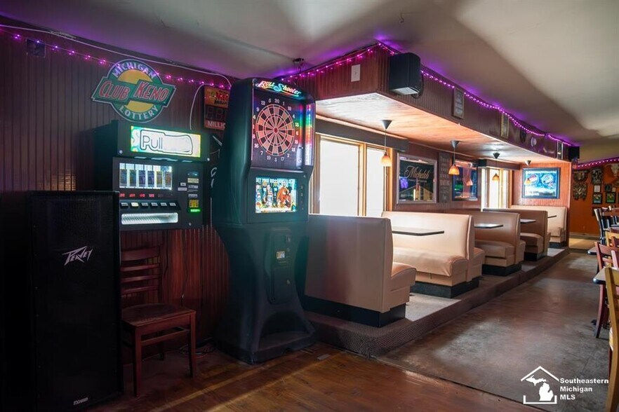 More Photos Of 10221 Telegraph Rd, Carleton Bar For Sale