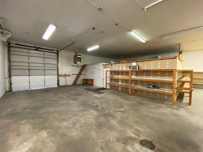 More Photos Of 180 Sunny Valley Rd, New Milford Light Distribution For Lease