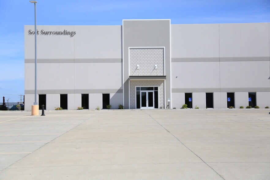 Primary Photo Of 4655 E Liberty St, Mexico Warehouse For Lease