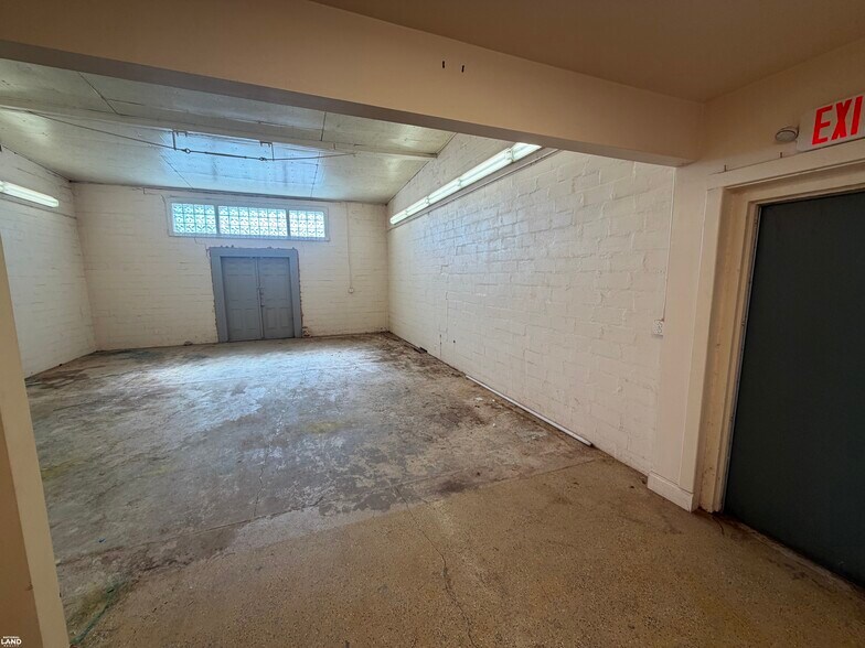 More Photos Of 208 N Main St, Kingfisher Storefront For Sale