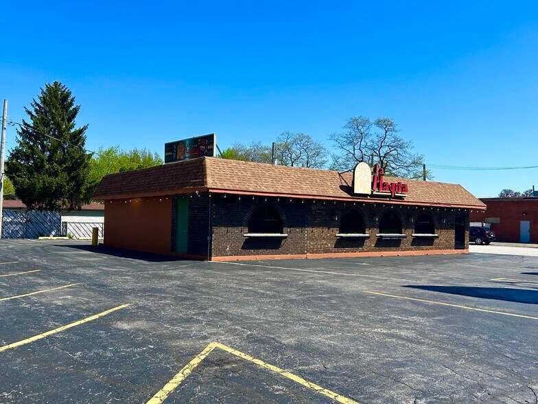 More Photos Of 6336 111th St, Chicago Ridge Freestanding For Lease