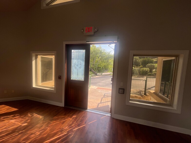 More Photos Of 20500 Fm 1431, Lago Vista Loft Creative Space For Lease