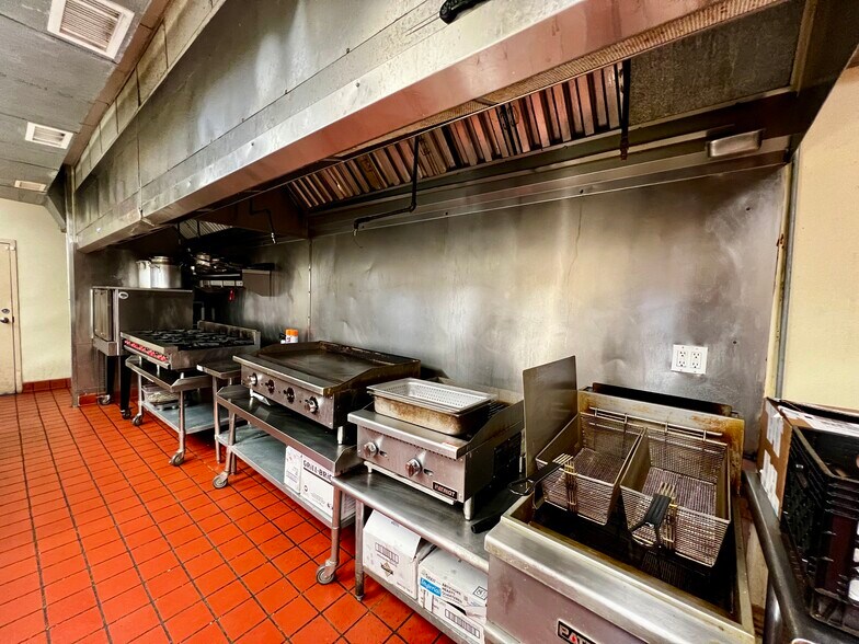 More Photos Of 117 Walnut St, Hattiesburg Restaurant For Sale