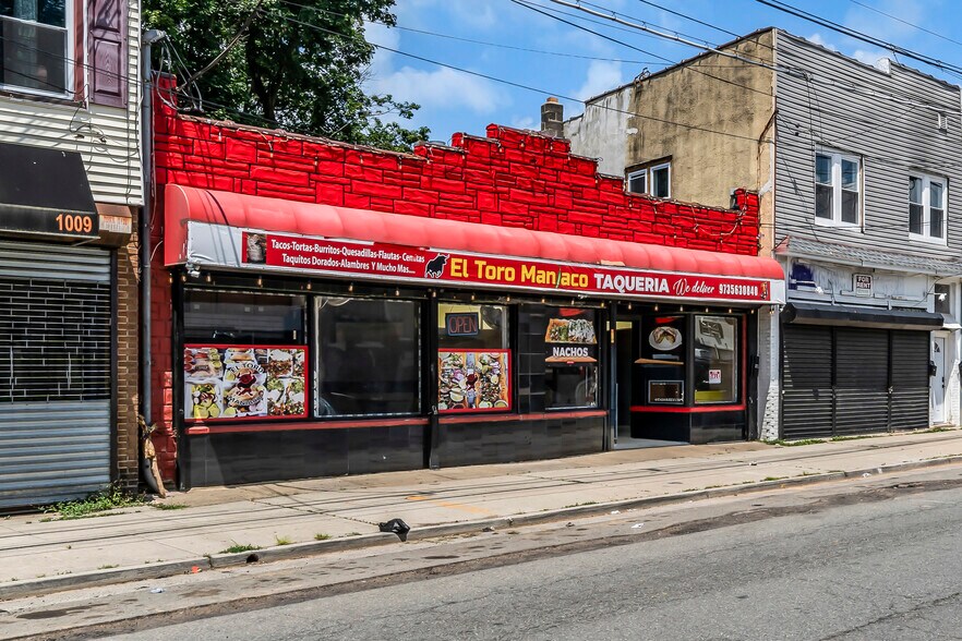 More Photos Of 1011 E 2nd St, Plainfield Storefront For Sale