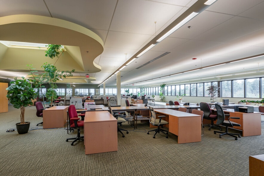 More Photos Of 6 Kitty Hawk Lndg, Londonderry Office For Sale