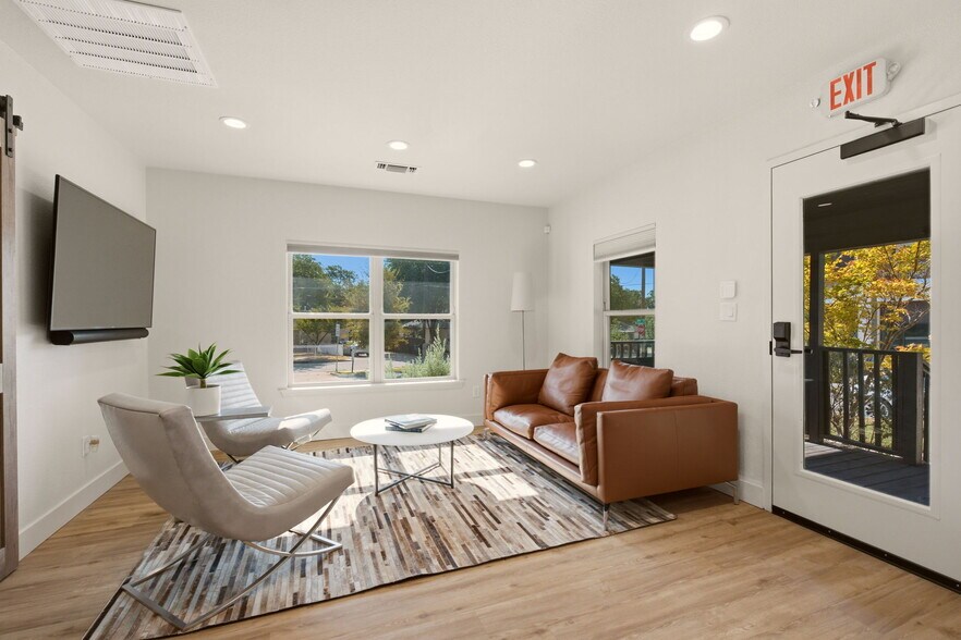 More Photos Of 7274 Elm St, Frisco Office For Sale