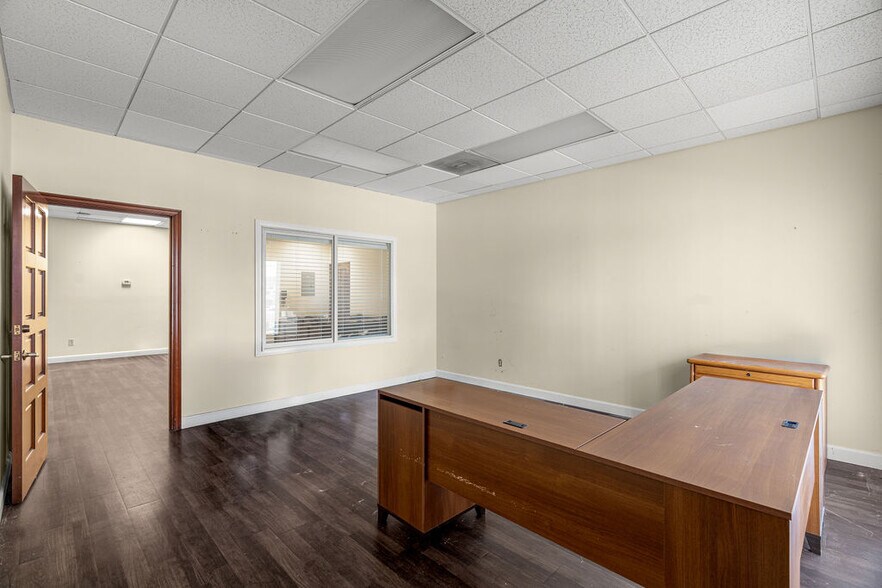 More Photos Of 8891 Watson St, Cypress Office For Sale