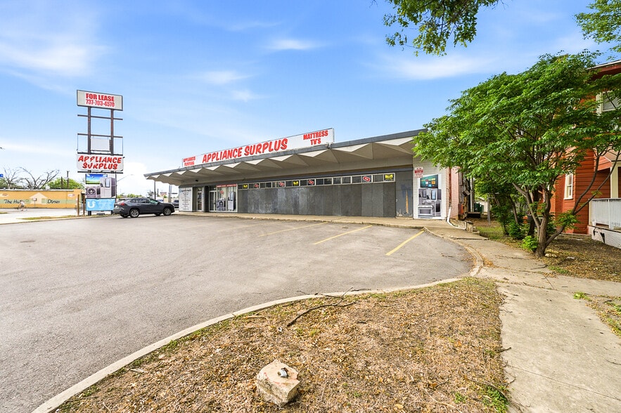 More Photos Of 1602 W Kings Hwy, San Antonio Freestanding For Sale