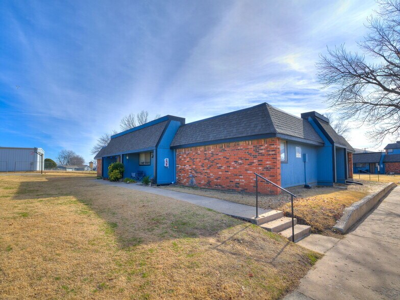 More Photos Of 1311 N Ash Pl, Owasso Apartments For Sale