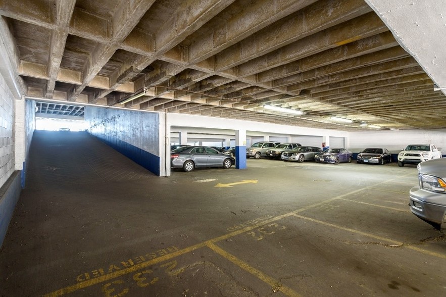 More Photos Of 310-314 Guilford Ave, Baltimore Parking Garage For Sale