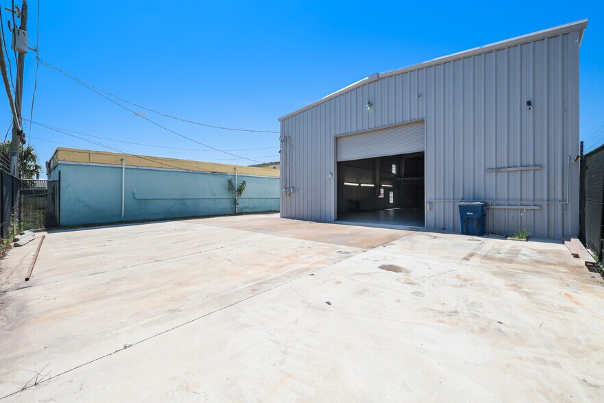 More Photos Of 1911 Dana Dr, Fort Myers Warehouse For Sale