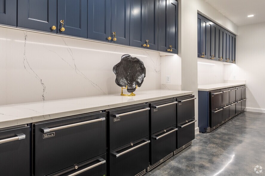 More Photos Of 2700 Wycliff Rd, Raleigh Unknown For Lease