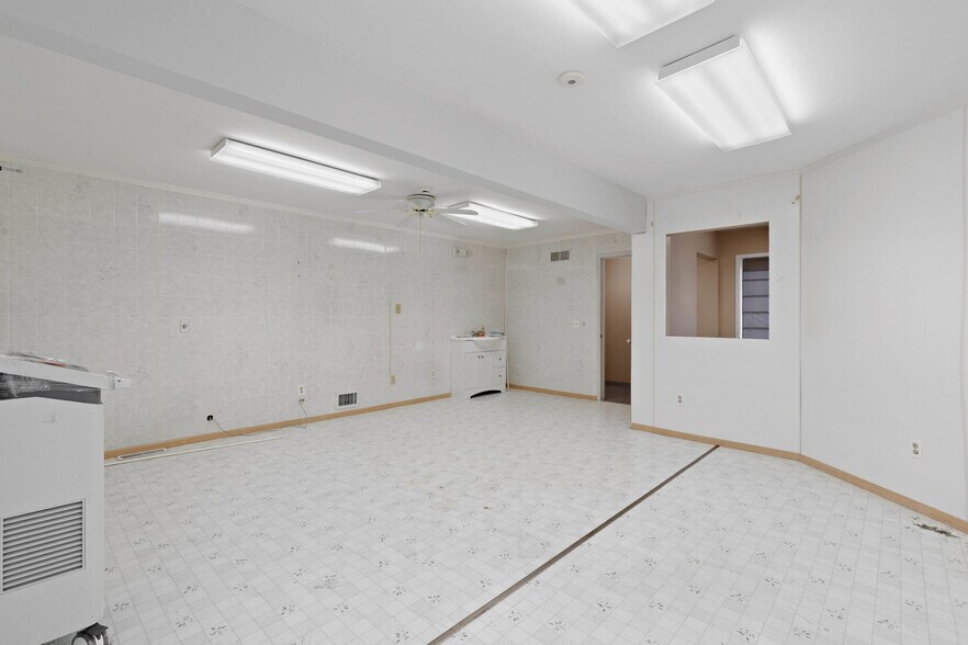 More Photos Of 2640 Ridgeway Ave, Rochester Medical For Sale