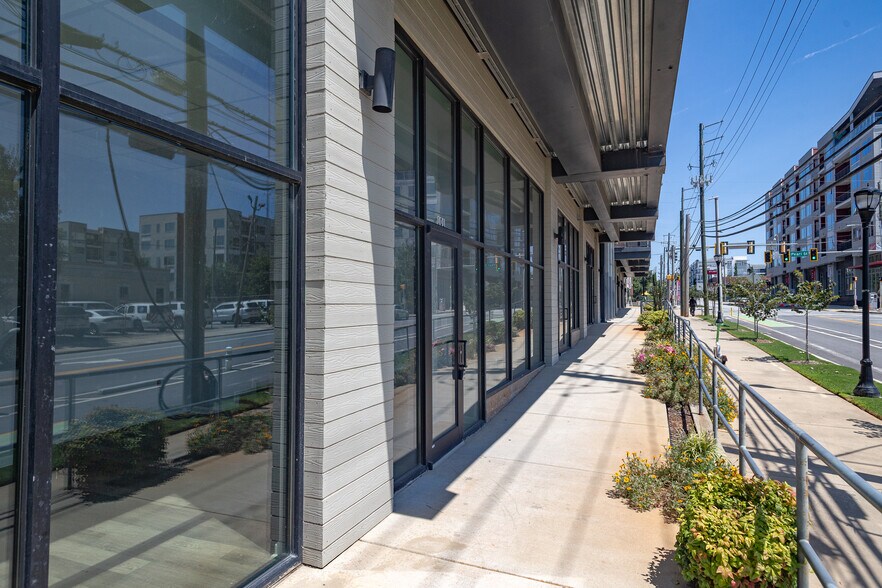 More Photos Of 764 Memorial Dr SE, Atlanta Storefront Retail Office For Lease