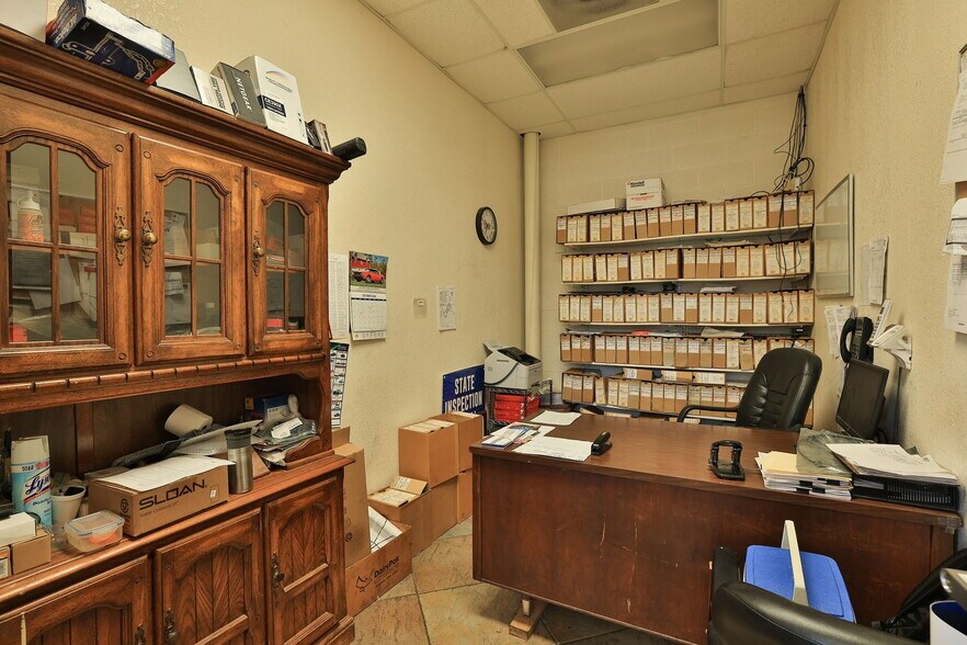 More Photos Of 2650 W I-20, Grand Prairie Unknown For Lease