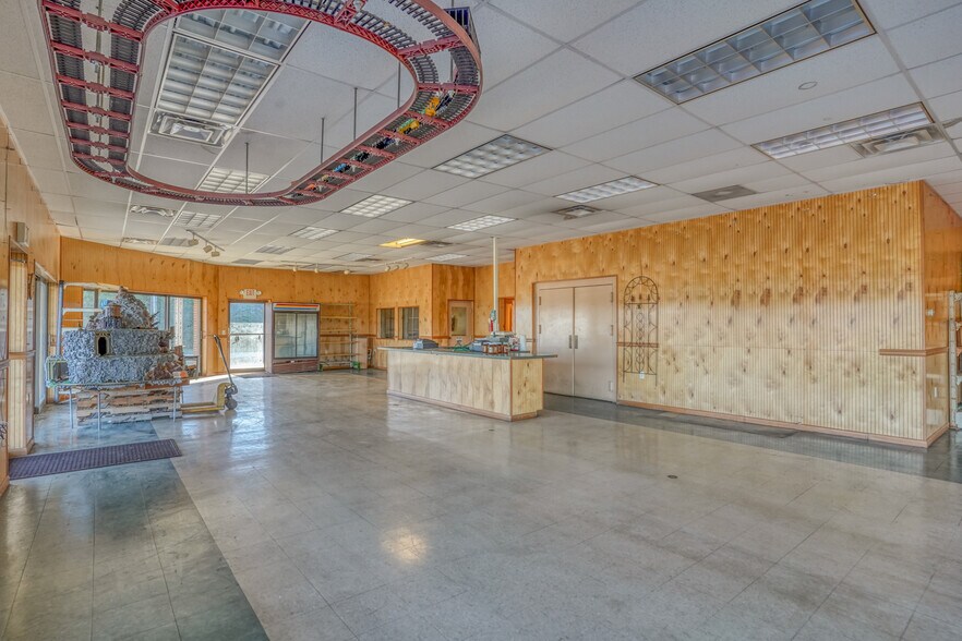 More Photos Of 6975 Old Beach Rd, Frederica Auto Repair For Sale