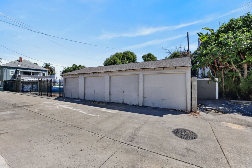 More Photos Of 2717 V St, Sacramento Multifamily For Sale