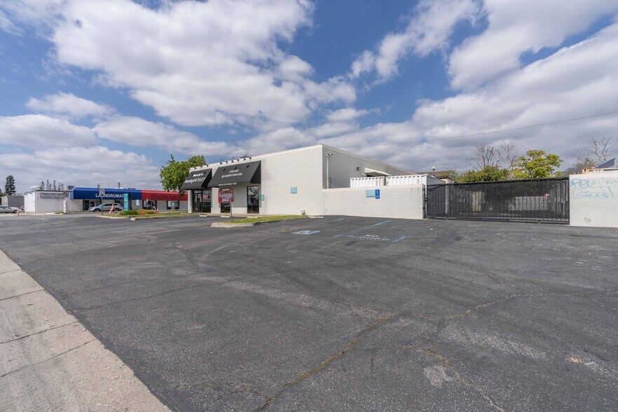 More Photos Of 140 N Mountain Ave, Upland Freestanding For Lease