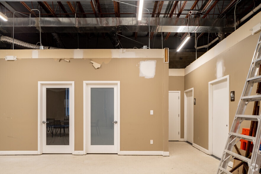 More Photos Of 812 S Main St, Royal Oak Loft Creative Space For Lease