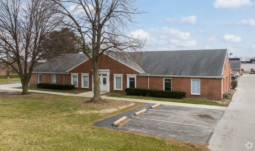 More Photos Of 1910 Indian Wood Cir, Maumee Medical For Lease