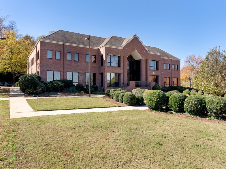 More Photos Of 330 Pelham Rd, Greenville Medical For Lease
