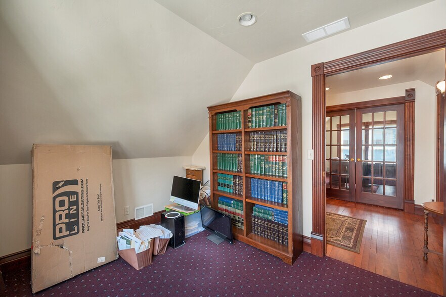 More Photos Of 125 S Quincy St, Green Bay Office For Sale