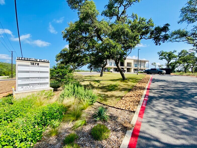 More Photos Of 1878 Herbelin Rd, New Braunfels Office For Sale