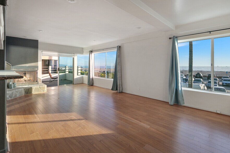 More Photos Of 3111 Ocean Front Walk, Marina Del Rey Apartments For Sale