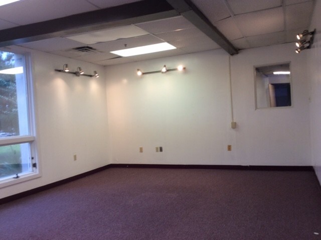 More Photos Of 50 McCullough Dr, New Castle Warehouse For Sale