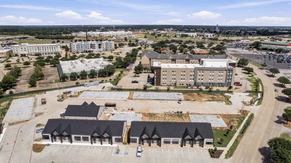 More Photos Of 0 Katy Mills Cir, Katy Unknown For Lease