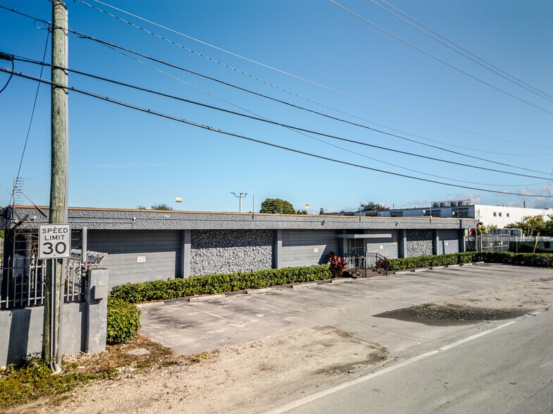 More Photos Of 1015 NW 72nd St, Miami Warehouse For Sale