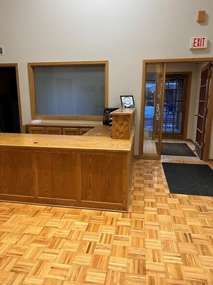 More Photos Of 5851 Cedar Lake Rd, Saint Louis Park Office For Sale