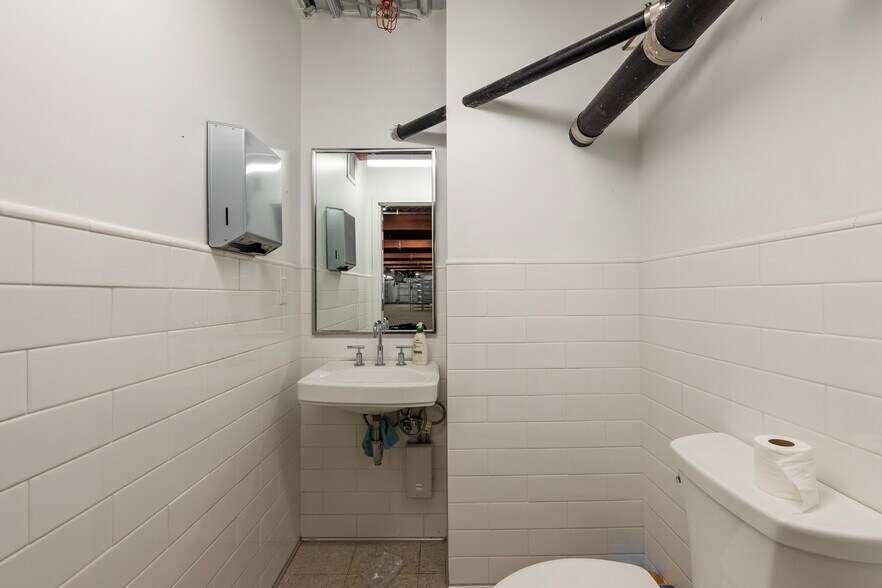 More Photos Of 106 N 6th St, Brooklyn Apartments For Lease
