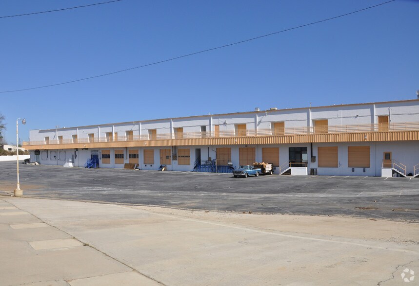 More Photos Of 4013 Jonesboro Rd, Forest Park Unknown For Lease