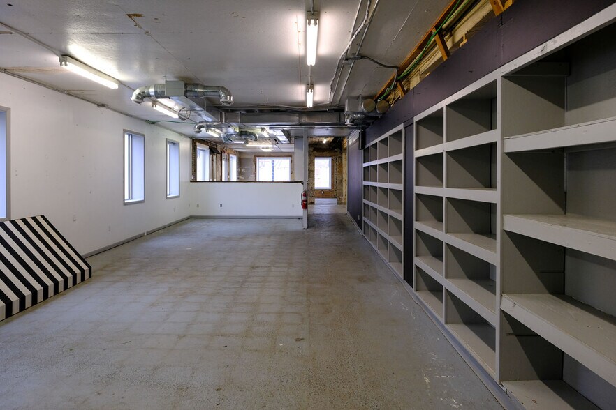 More Photos Of 408 W Main St, Benton Harbor Freestanding For Lease