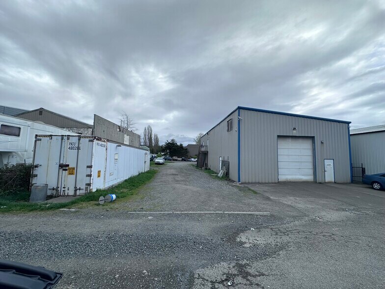 More Photos Of 2203 Queen St, Bellingham Flex For Lease