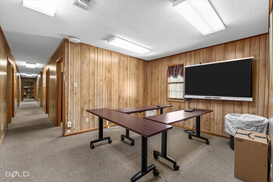 More Photos Of 523 Oxford Rd, Mansfield Office For Sale