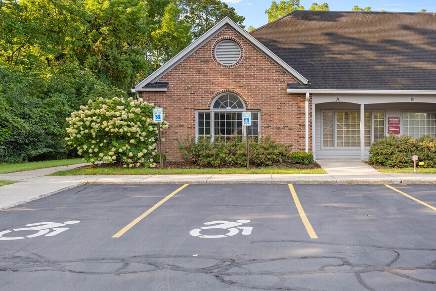 More Photos Of 61A Monroe Ave, Pittsford Office For Sale