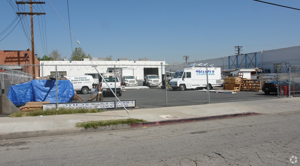 More Photos Of 14601 Arminta St, Van Nuys Manufacturing For Sale