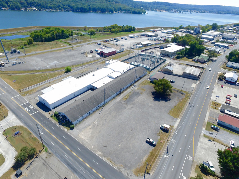 Primary Photo Of 2415 Lusk St, Guntersville Warehouse For Lease