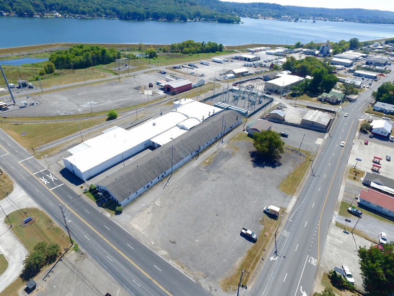 Primary Photo Of 2415 Lusk St, Guntersville Warehouse For Sale