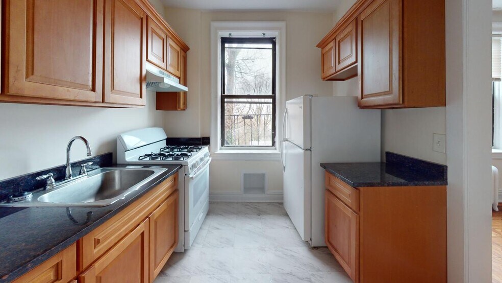 More Photos Of 25 Sherman Ave, Staten Island Apartments For Sale