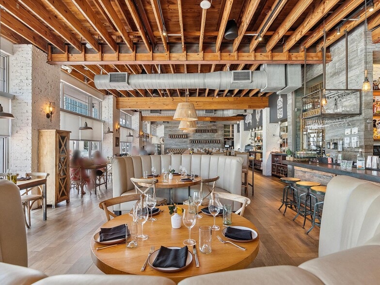 More Photos Of 1600 Lenox Ave, Miami Beach Storefront For Sale