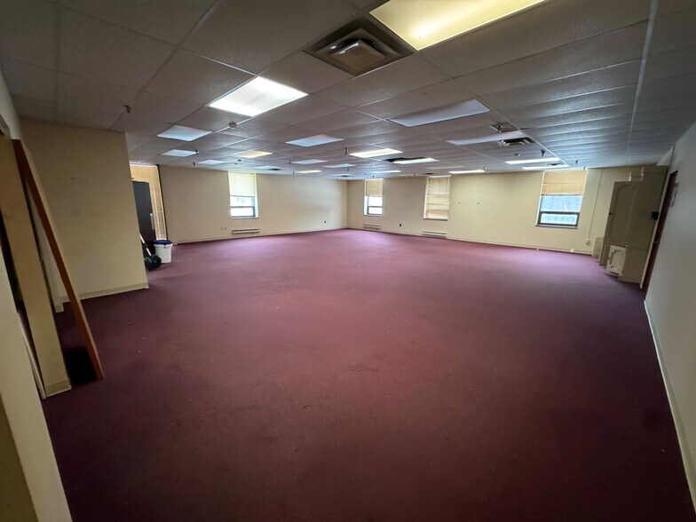 More Photos Of 6970 Schuyler Rd, East Syracuse Warehouse For Lease