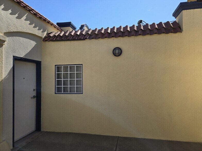 More Photos Of 1473-1477 N Van Ness Ave, Fresno Storefront Retail Residential For Sale