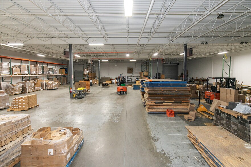 More Photos Of 161 Remington Blvd, Ronkonkoma Warehouse For Sale